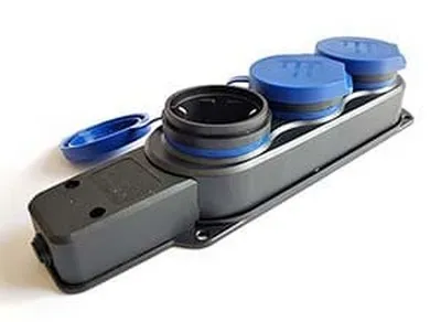 [Cod 77206] Bloc 3 prize cu/imp si capac. 16A. cauciuc. IP44. negru. 'set x 2buc' Cupra