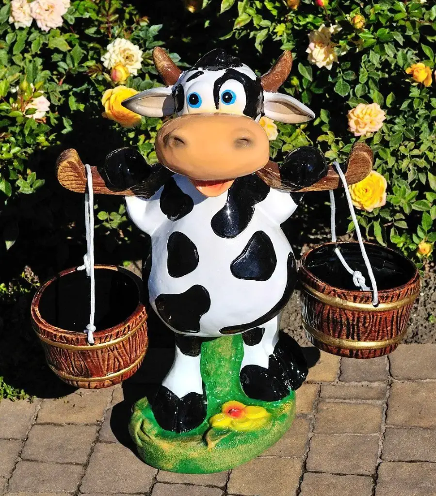 Văcuța cu găleți