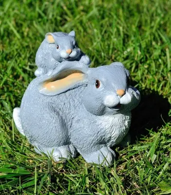 Iepuroaica cu iepuraș