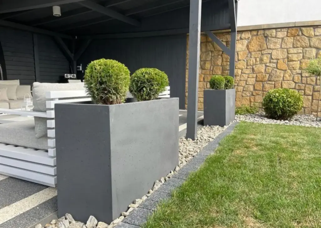 Jardiniera stradala din beton "Kadiz" XL