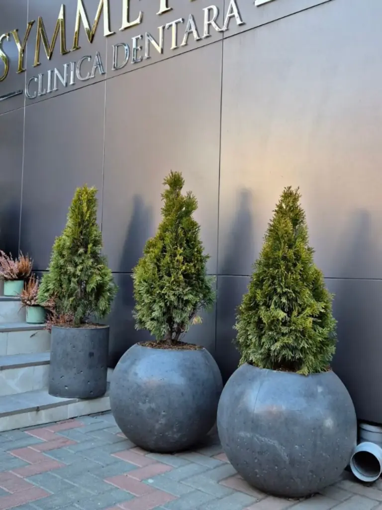 Jardiniera stradala din beton "Sphere" S