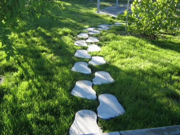 Placa pietonala "Yeti"