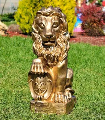 Leu cu scut în dreapta 